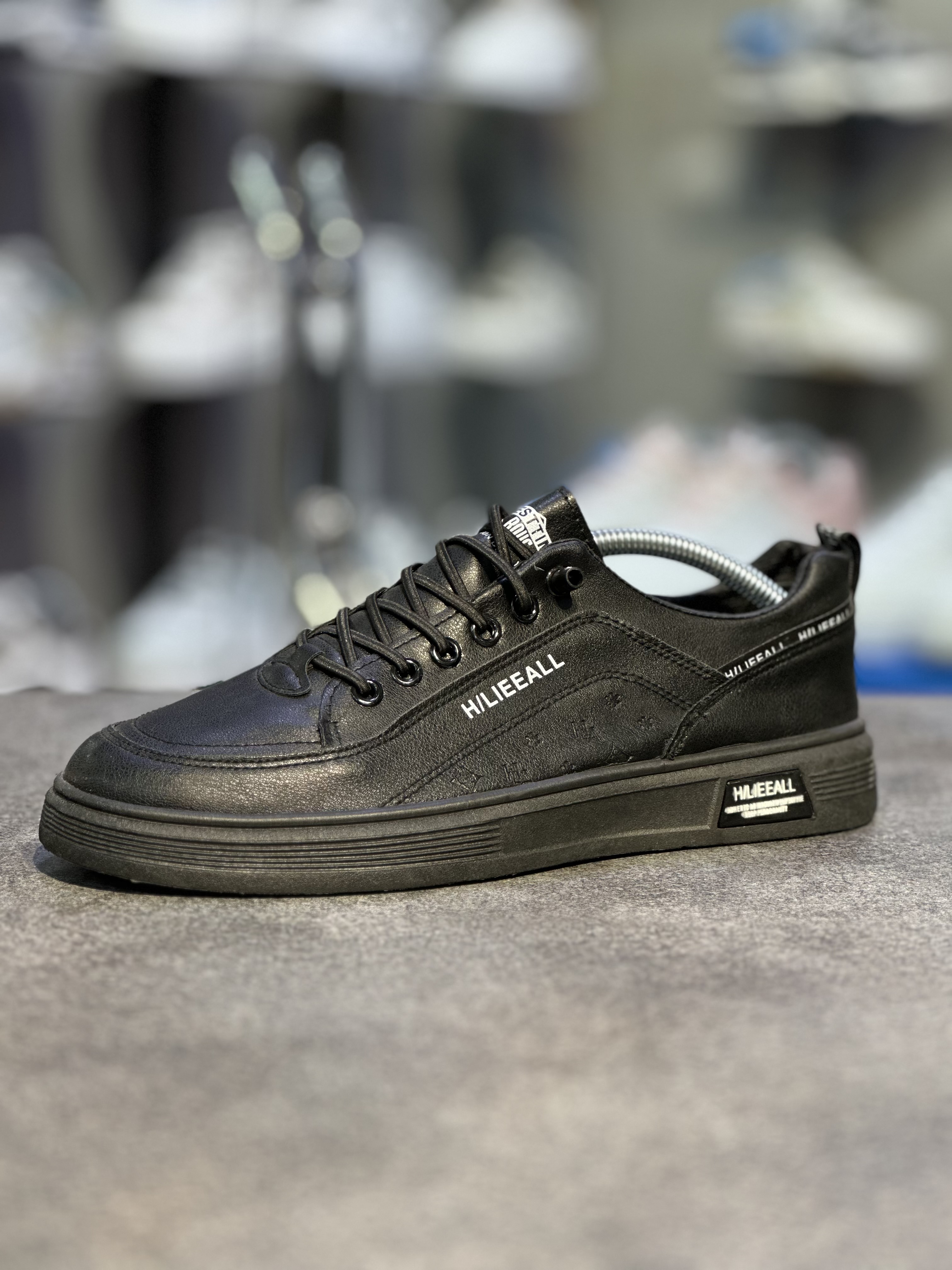 کفش اسپرت مشکی مردانه vans لژدار نرم