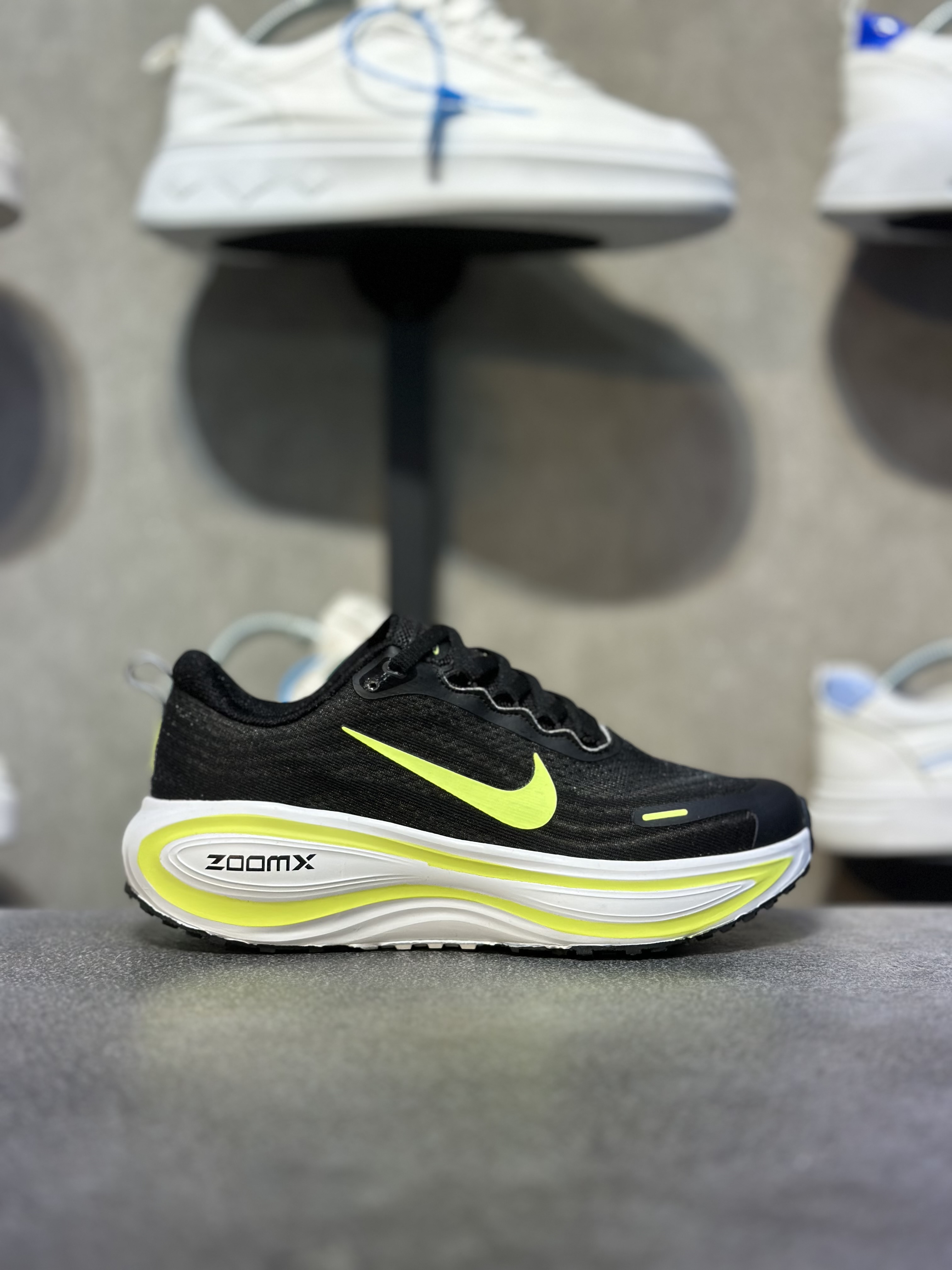 کتونی نایک مدل Nike air zoom vomero plus